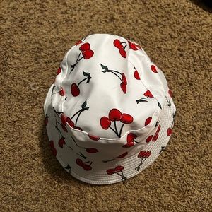 Bucket hat